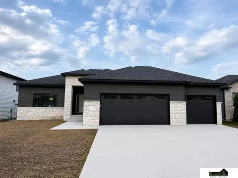 3653 Wilderness Hills Blvd, Lincoln, NE 68516