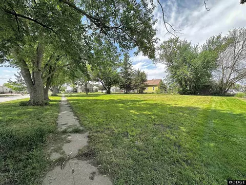 100 N Park St, Hooper, NE 68031
