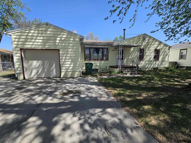 2419 Grand Island Ave, Grand Island, NE 68803