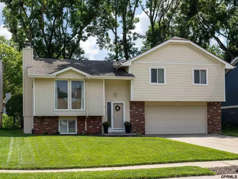 15919 Martha Cir, Omaha, NE 68130