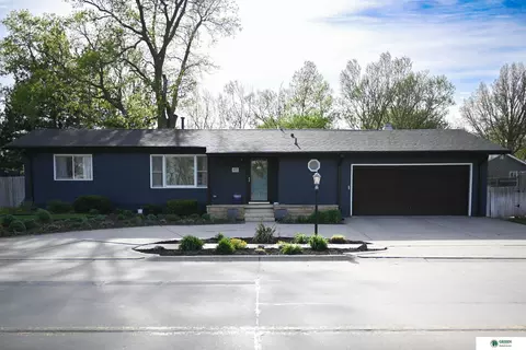 811 17th St, Henderson, NE 68371