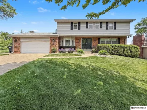 719 Leawood Dr, Omaha, NE 68154