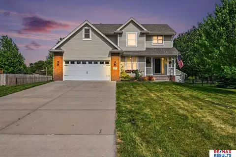 Exterior - 604 2nd St, Waterloo, NE 68069 photo 2 of 8