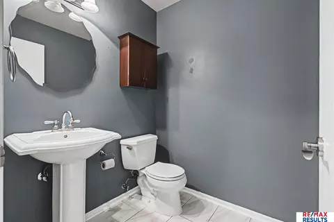 Bath - 604 2nd St, Waterloo, NE 68069 photo 1 of 5