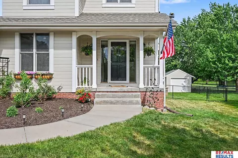 Exterior - 604 2nd St, Waterloo, NE 68069 photo 3 of 8