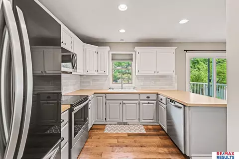 Kitchen - 604 2nd St, Waterloo, NE 68069 photo 1 of 4