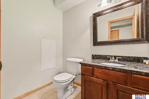 Bath - 604 2nd St, Waterloo, NE 68069 photo 5 of 5