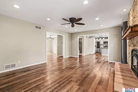 Living - 604 2nd St, Waterloo, NE 68069 photo 3 of 5
