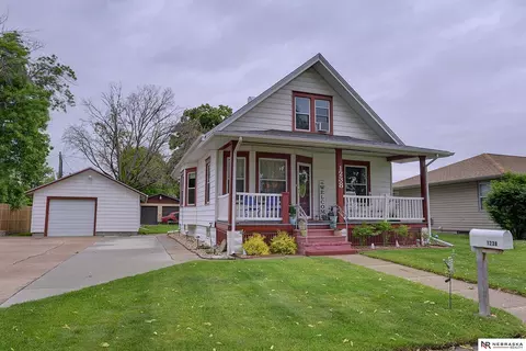 1238 E Military Ave, Fremont, NE 68025