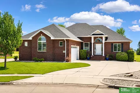 3211 Deer Run, Fremont, NE 68025
