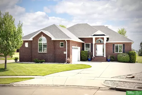 3211 Deer Run, Fremont, NE 68025
