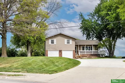 2116 Fairview Rd, Bellevue, NE 68123