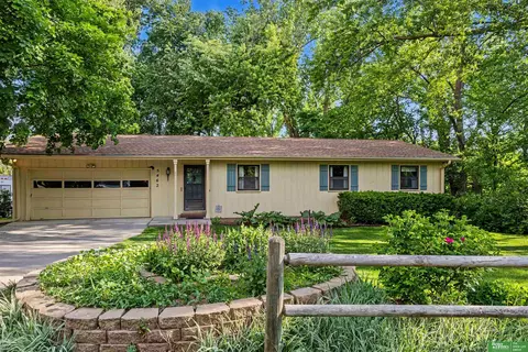 5462 King St, Omaha, NE 68152
