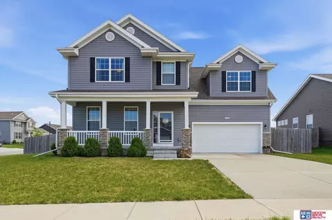 6330 Whitewater Ln, Lincoln, NE 68521
