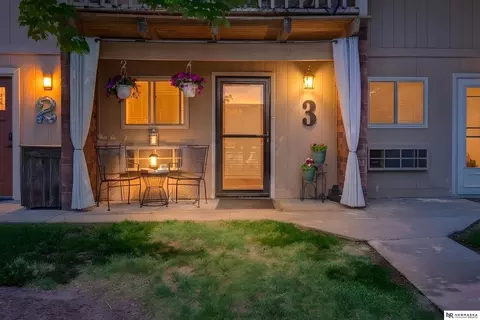 8941 Miami St #3, Omaha, NE 68134