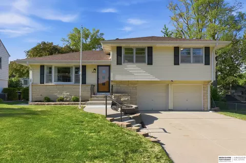8218 Castelar St, Omaha, NE 68124