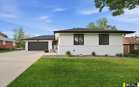 1540 Oak Dr, Blair, NE 68008