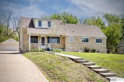 2616 Edwards St, Bellevue, NE 68005