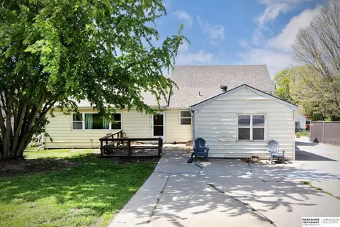Exterior - 2616 Edwards St, Bellevue, NE 68005 photo 6 of 11