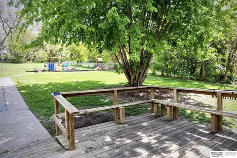 Exterior - 2616 Edwards St, Bellevue, NE 68005 photo 7 of 11