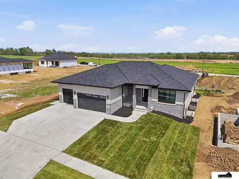 2222 Battle Creek Rd, Lincoln, NE 68520