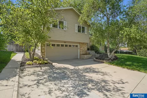 5101 S Bennington Pl, Lincoln, NE 68516