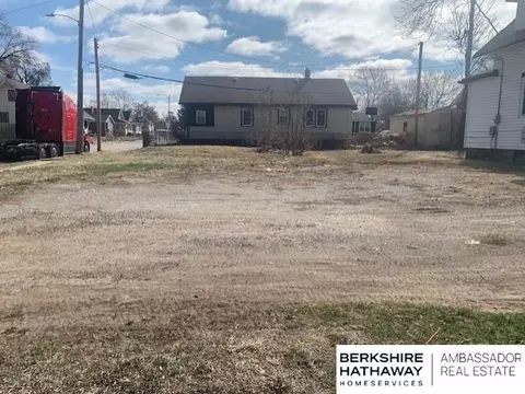 3829 Florence Blvd, Omaha, NE 68110