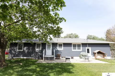 Exterior - 625 2nd St, Hampton, NE 68843 photo 6 of 11