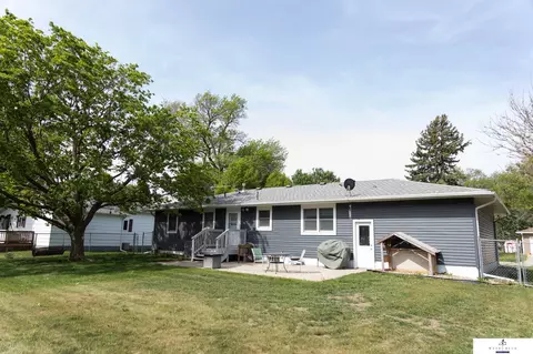 Exterior - 625 2nd St, Hampton, NE 68843 photo 7 of 11