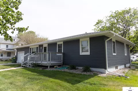 Exterior - 625 2nd St, Hampton, NE 68843 photo 11 of 11