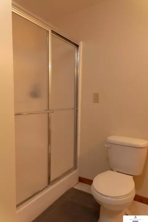 Bath - 625 2nd St, Hampton, NE 68843 photo 5 of 6