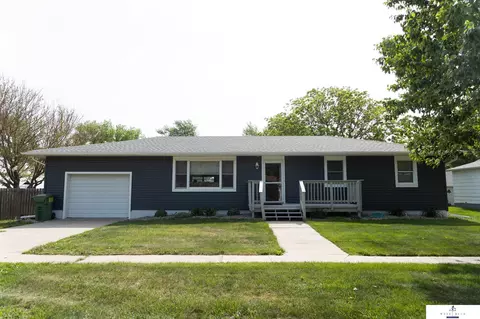 625 2nd St, Hampton, NE 68843