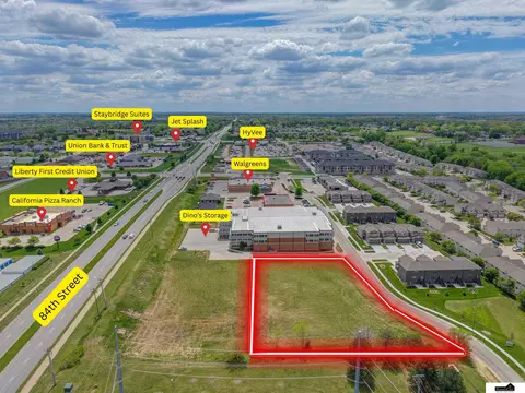2100 Northwoods Dr, Lincoln, NE 68505