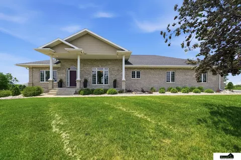 2401 SW 47th St, Lincoln, NE 68522