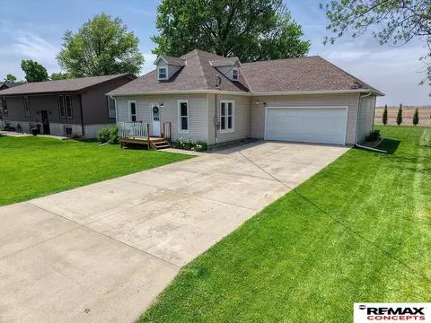104 Wells St, Waco, NE 68460