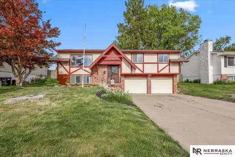 5215 S 91st St, Omaha, NE 68127