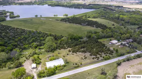 21505 S 68th St, Hickman, NE 68372