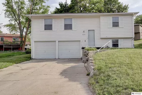 5065 Arcadia Ave, Omaha, NE 68104