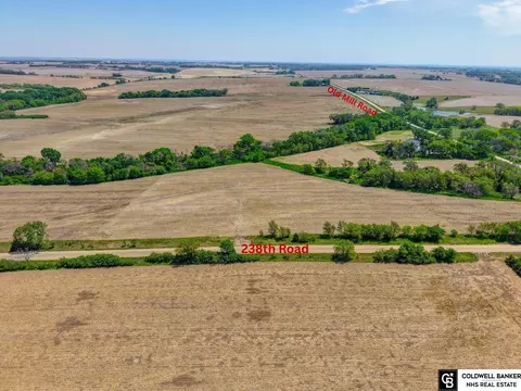 1816 238th Rd, Seward, NE 68434