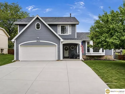 16915 Patterson Dr, Omaha, NE 68135