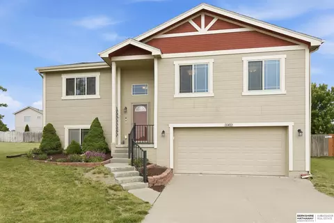 16422 Portal St, Omaha, NE 68136