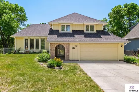 10929 Taylor St, Omaha, NE 68164