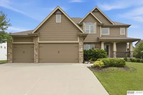 12411 Osprey Ln, Papillion, NE 68046