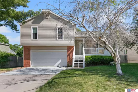 3006 Sequoia Dr, Lincoln, NE 68516