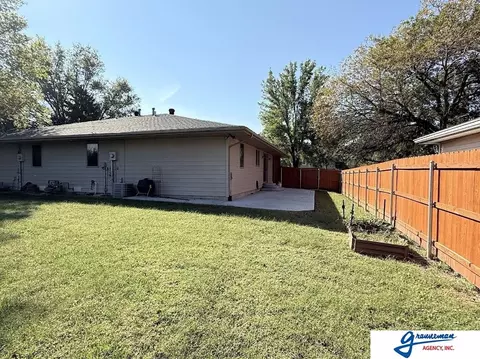 Exterior - 440 9th St, Unadilla, NE 68454 photo 4 of 5