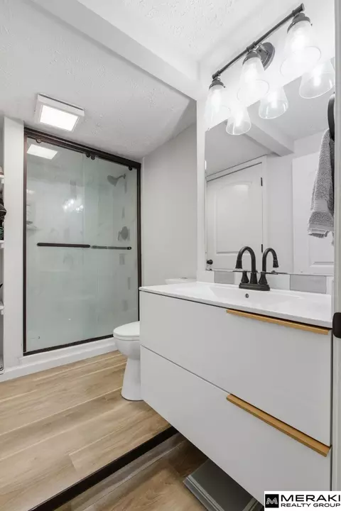 Bath - 116 E Whittingham St, Valley, NE 68064 photo 1 of 3