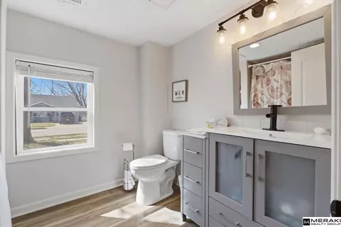 Bath - 116 E Whittingham St, Valley, NE 68064 photo 3 of 3