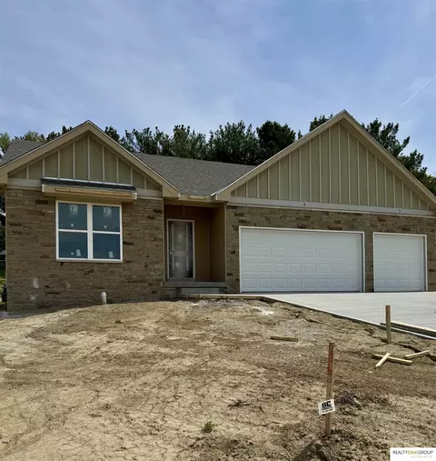 2206 Citta Cir, Bellevue, NE 68147