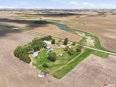 2371 N Rd, Dwight, NE 68635