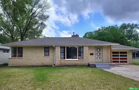 1006 E 12th St, York, NE 68467